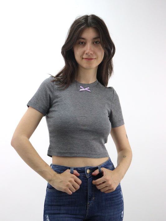 Playera coquette manga corta de color gris