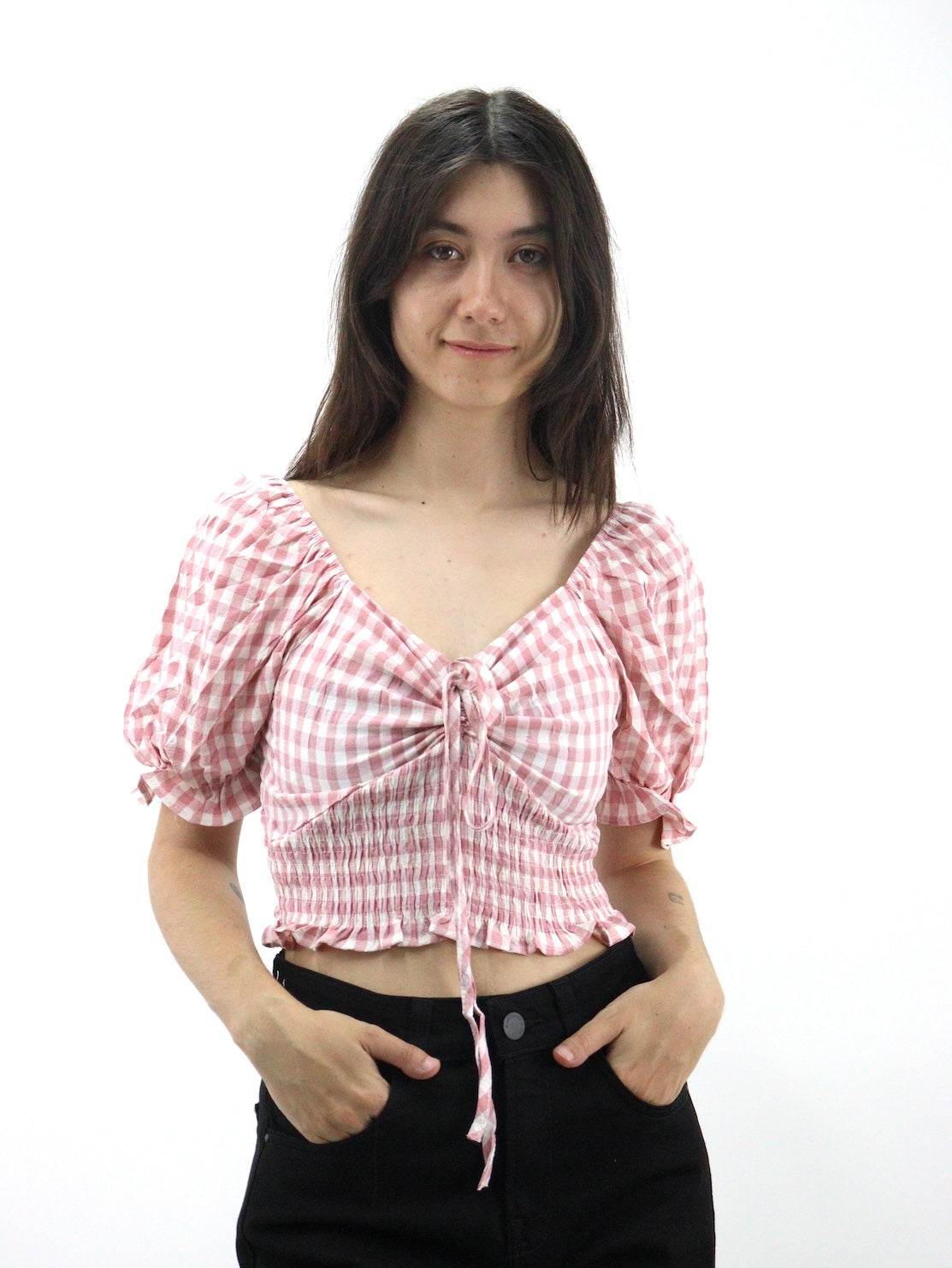Blusa de cuadros y mangas abullonadas, con cordón ajustador