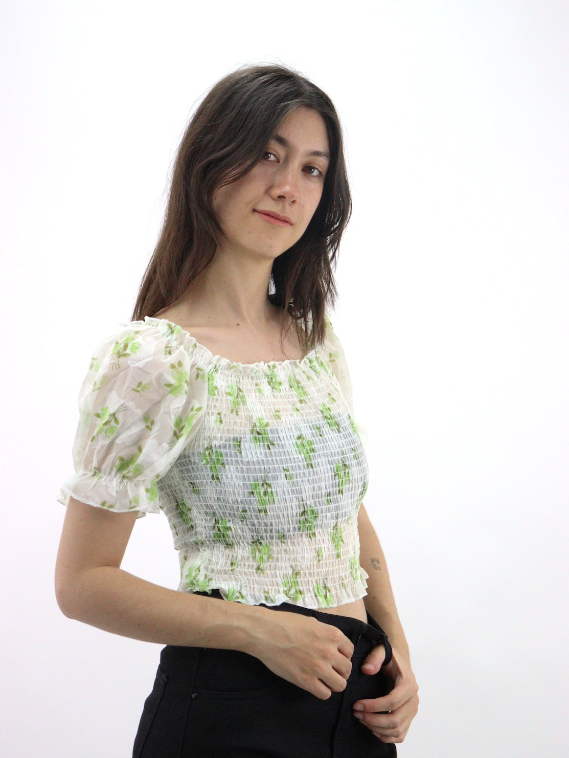 Blusa manga abullonada ajustada con estampado floral y fruncido
