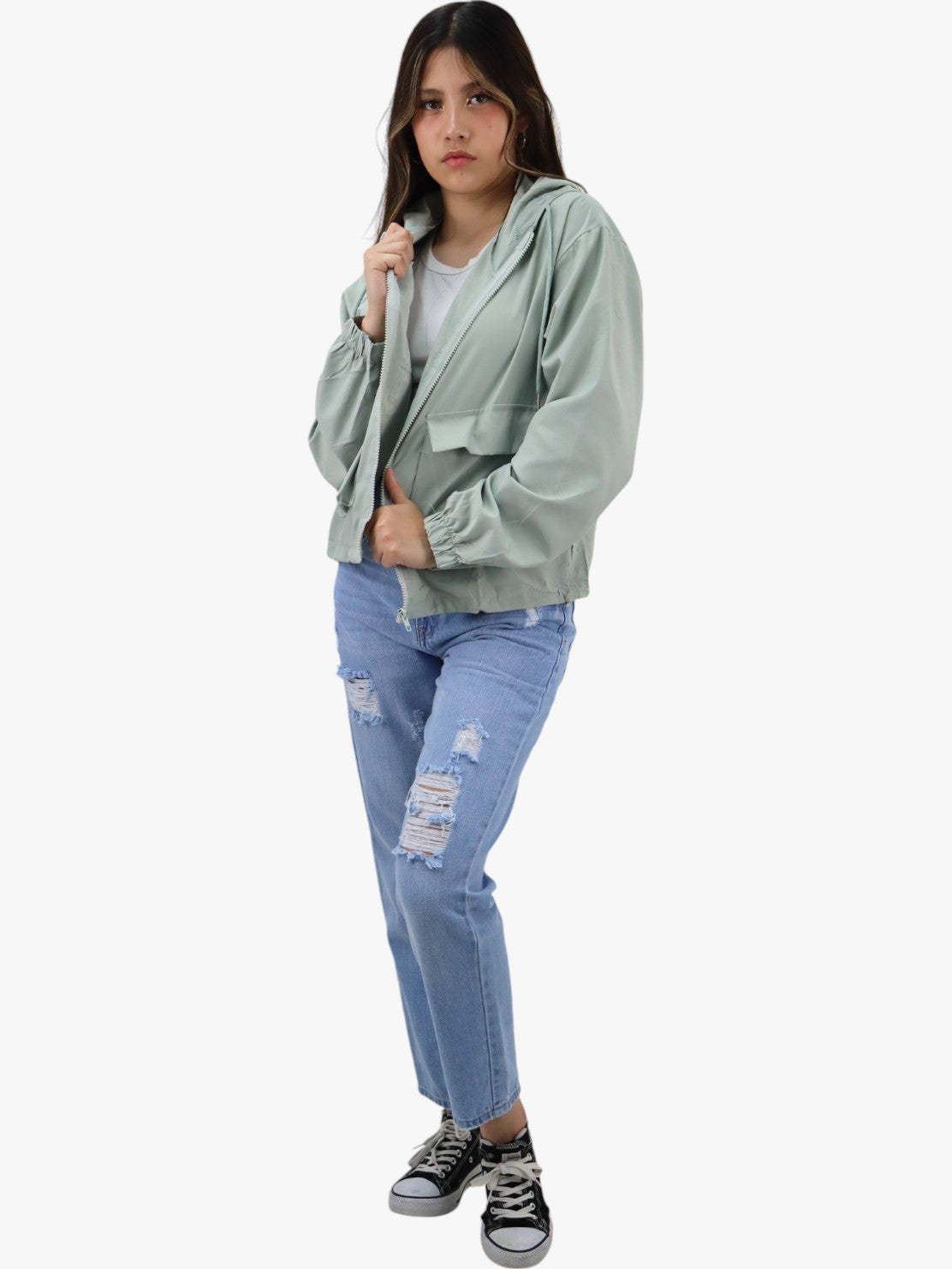 Chamarra rompevientos con capucha de color verde