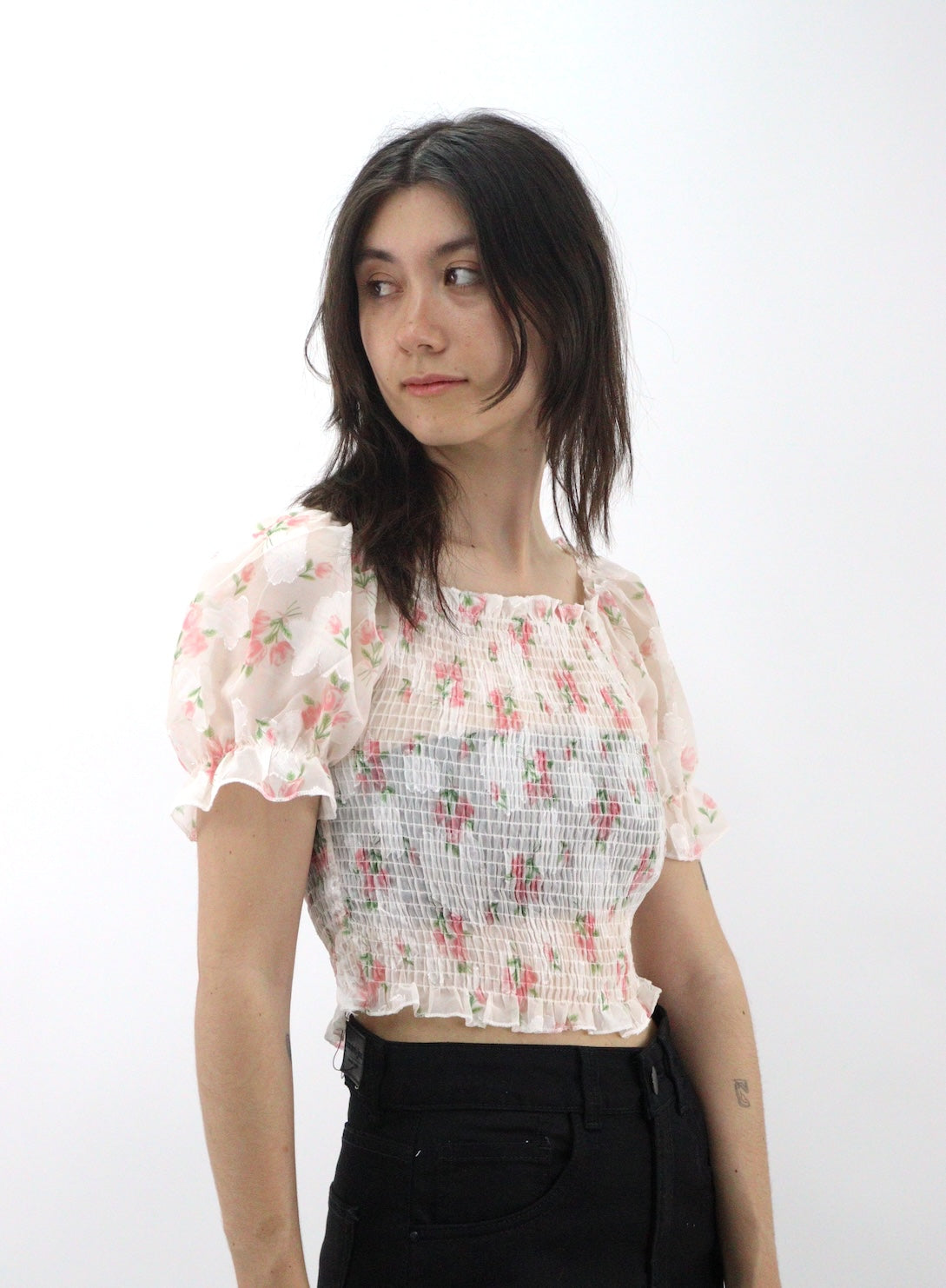 Blusa manga abullonada ajustada con estampado floral y fruncido