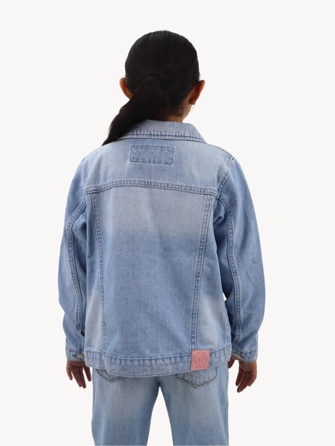 Chamarra denim con bolsillos de gato