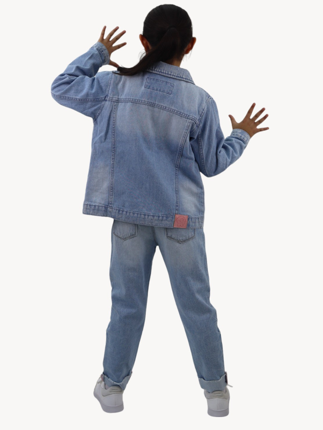 Chamarra denim con bolsillos de gato