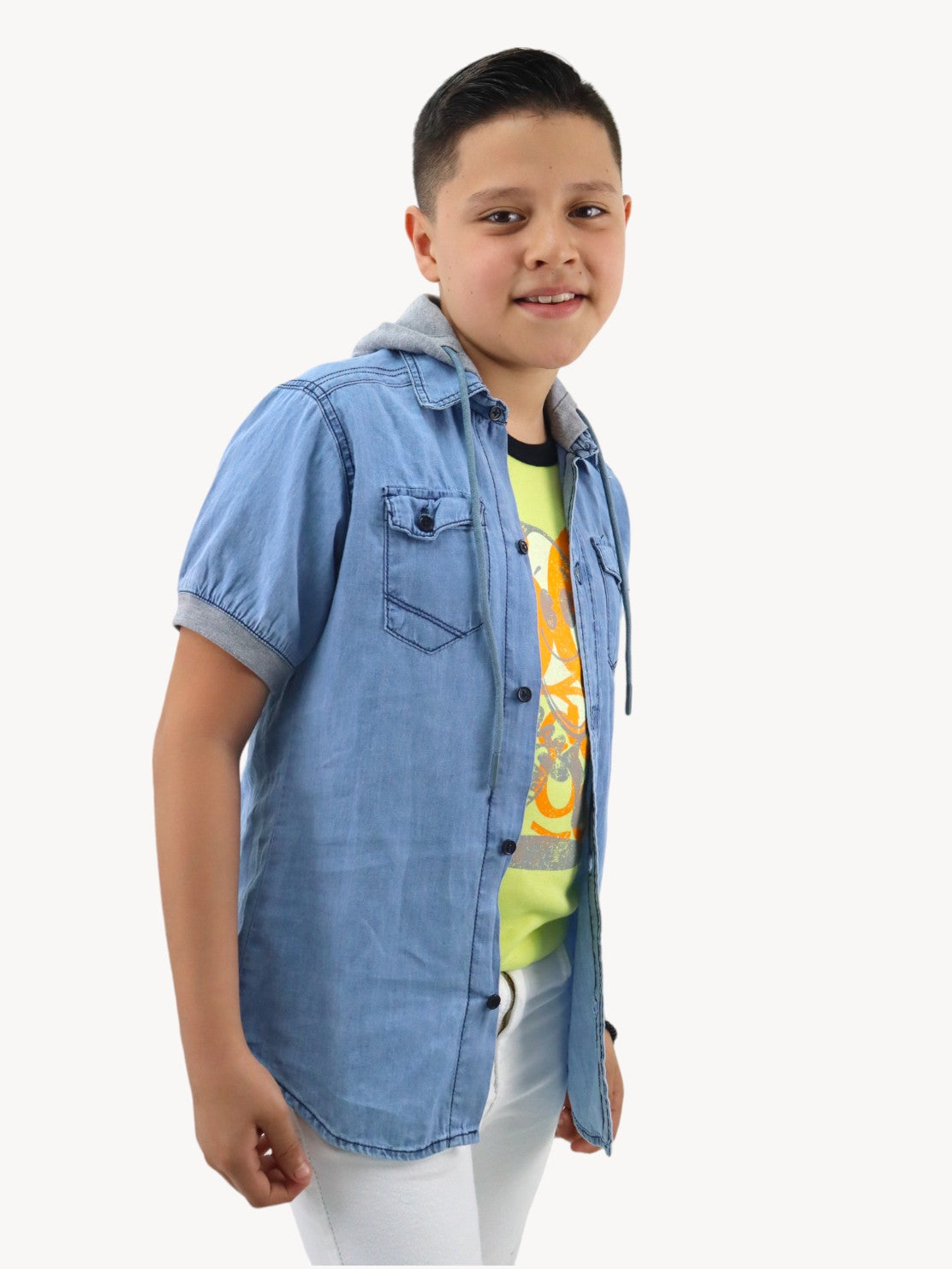 Camisa con capucha azul claro