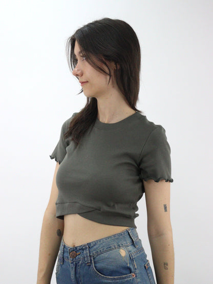 Playera manga corta de color verde militar