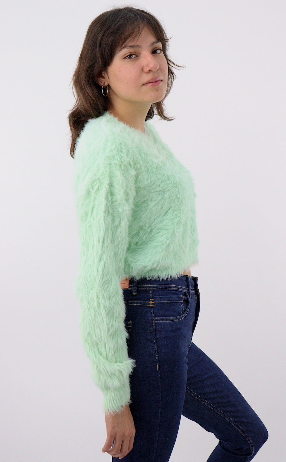 Suéter crop de peluche color verde