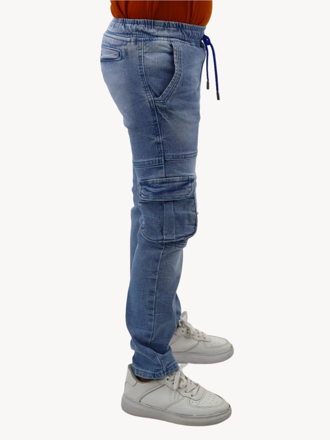 Jogger cargo slim azul claro