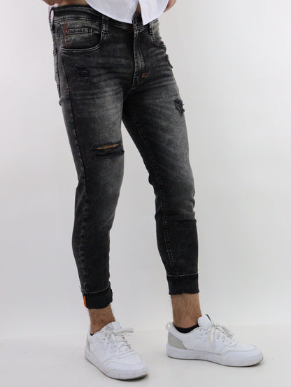 Jeans skinny de color negro deslavado con destrucción (NUEVA TEMPORADA)