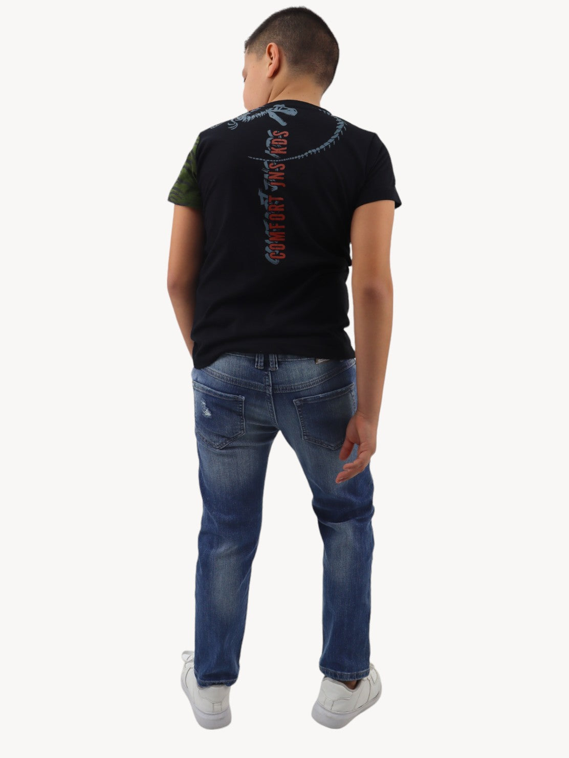 Jeans slim azul deslavado con destrucción
