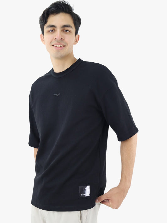 Playera oversize de color negro