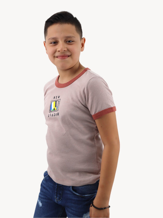 Playera beige con estampado TV