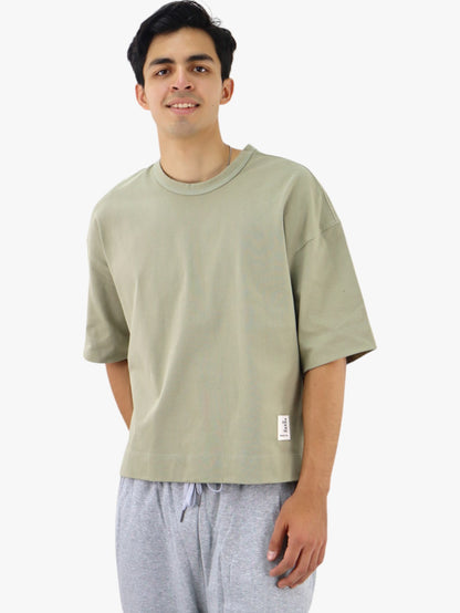 Playera oversize de color verde olivo