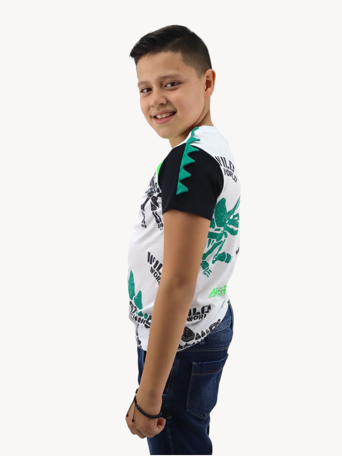 Playera manga corta con diseño de dinosaurio
