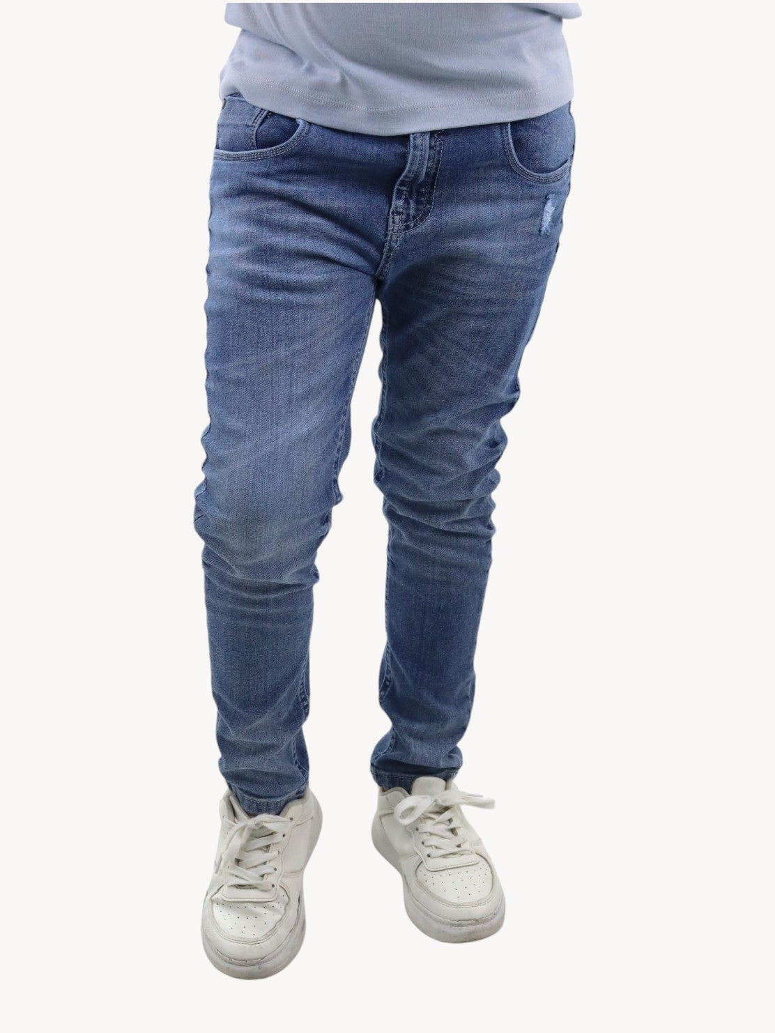 Jeans skinny de color azul con destrucción