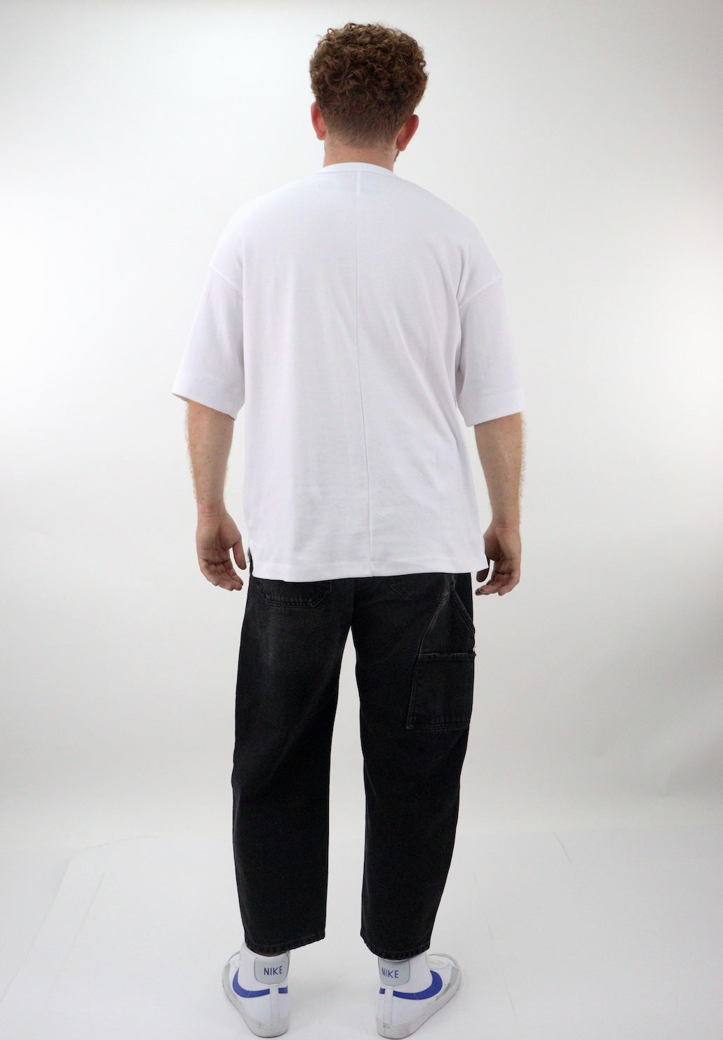 Jeans estilo loose negro deslavado