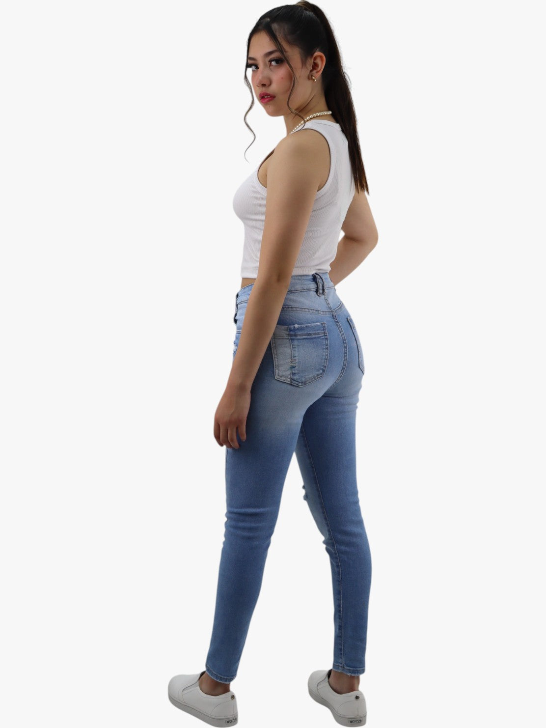 Jeans skinny azul claro con destrucción