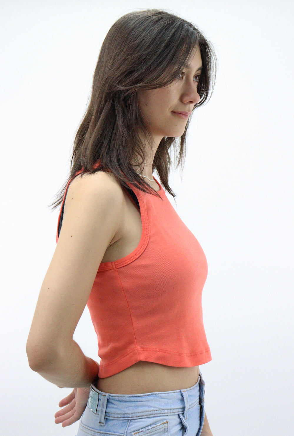 Playera tank de color naranja