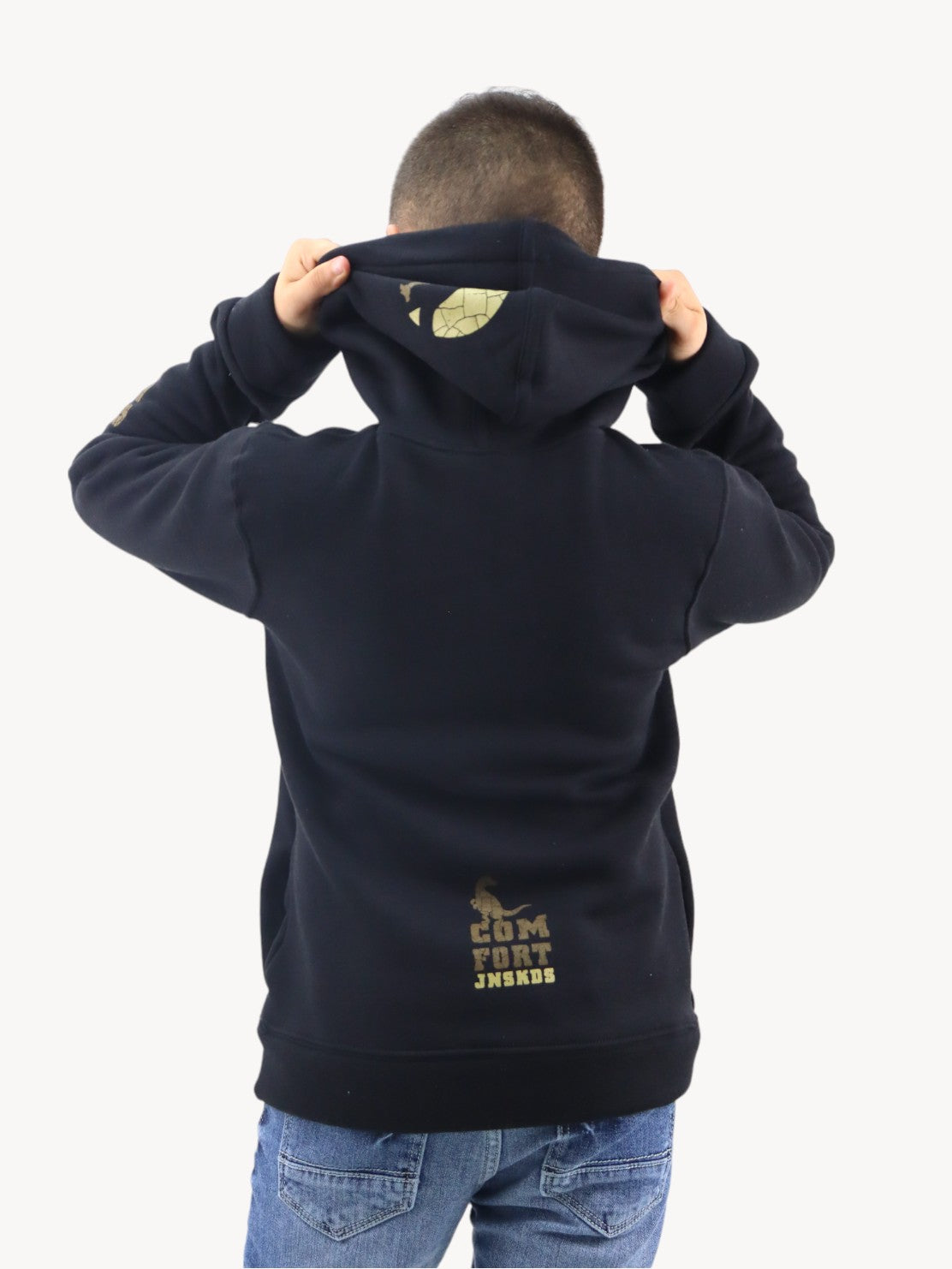 Sudadera cerrada de color negro con figura de dinosaurio