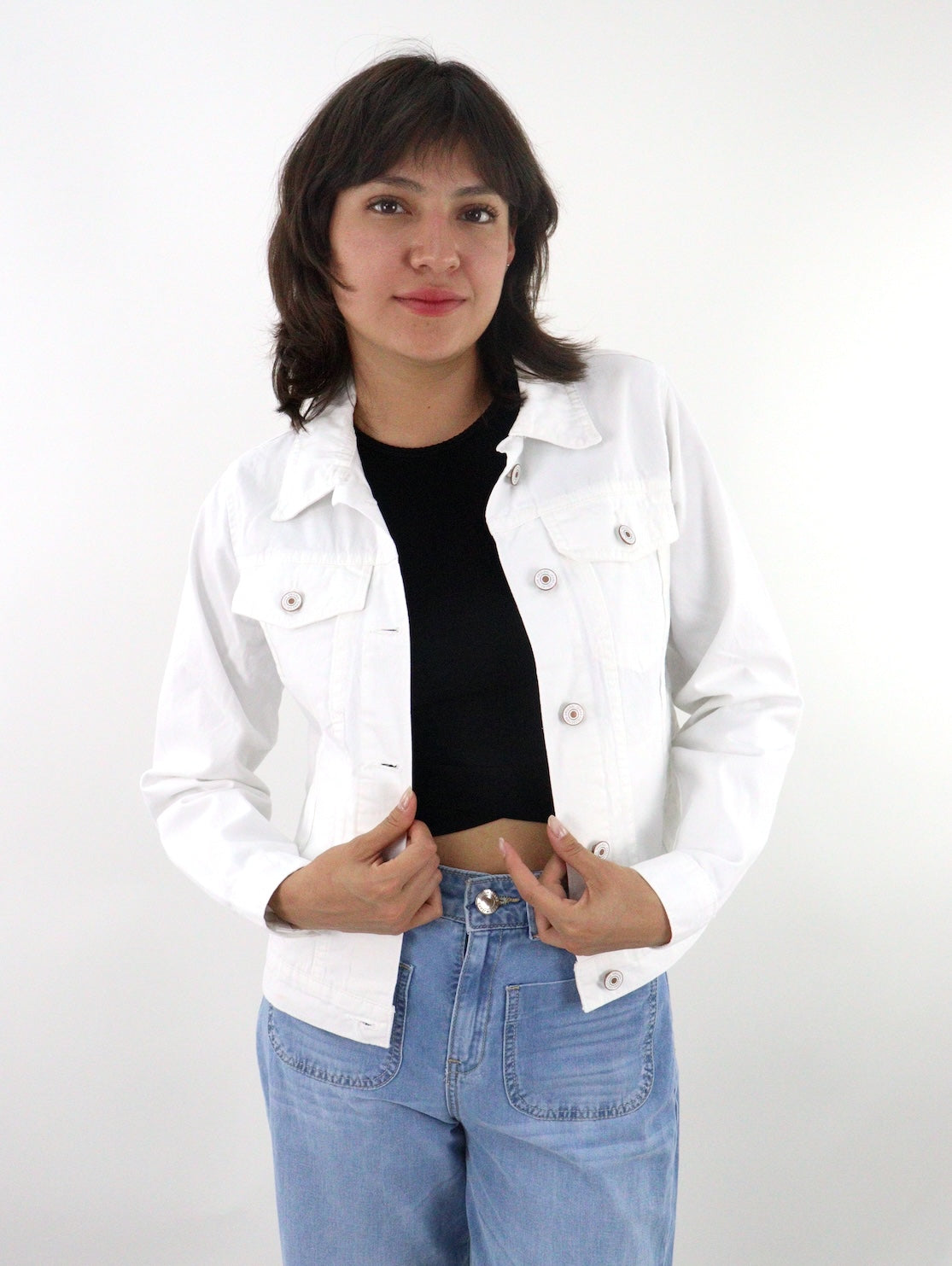 Chamarra denim de color blanco