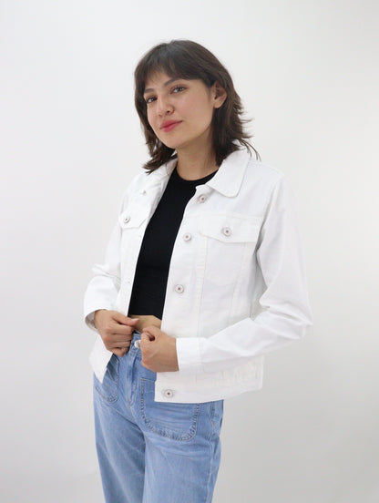 Chamarra denim de color blanco