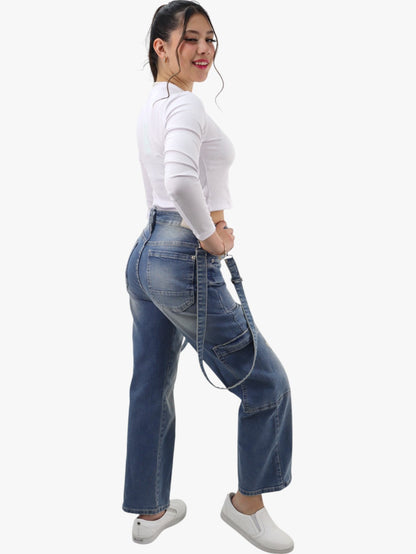 Jeans baggy-cargo con tirantes