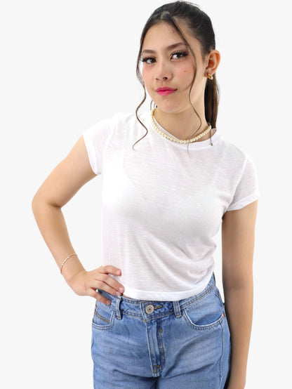 Playera blanca con espalda descubierta