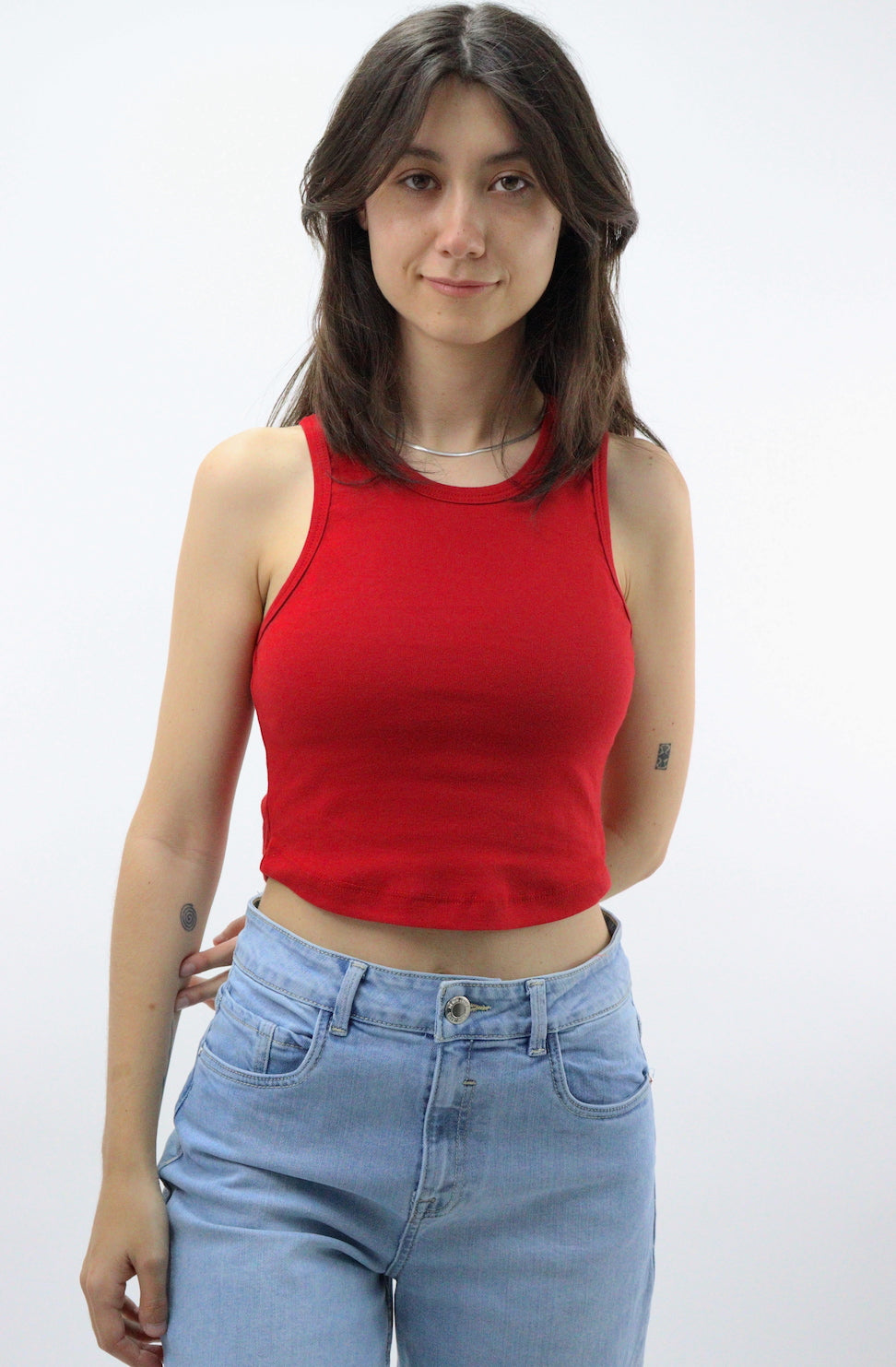 Playera tank de color rojo