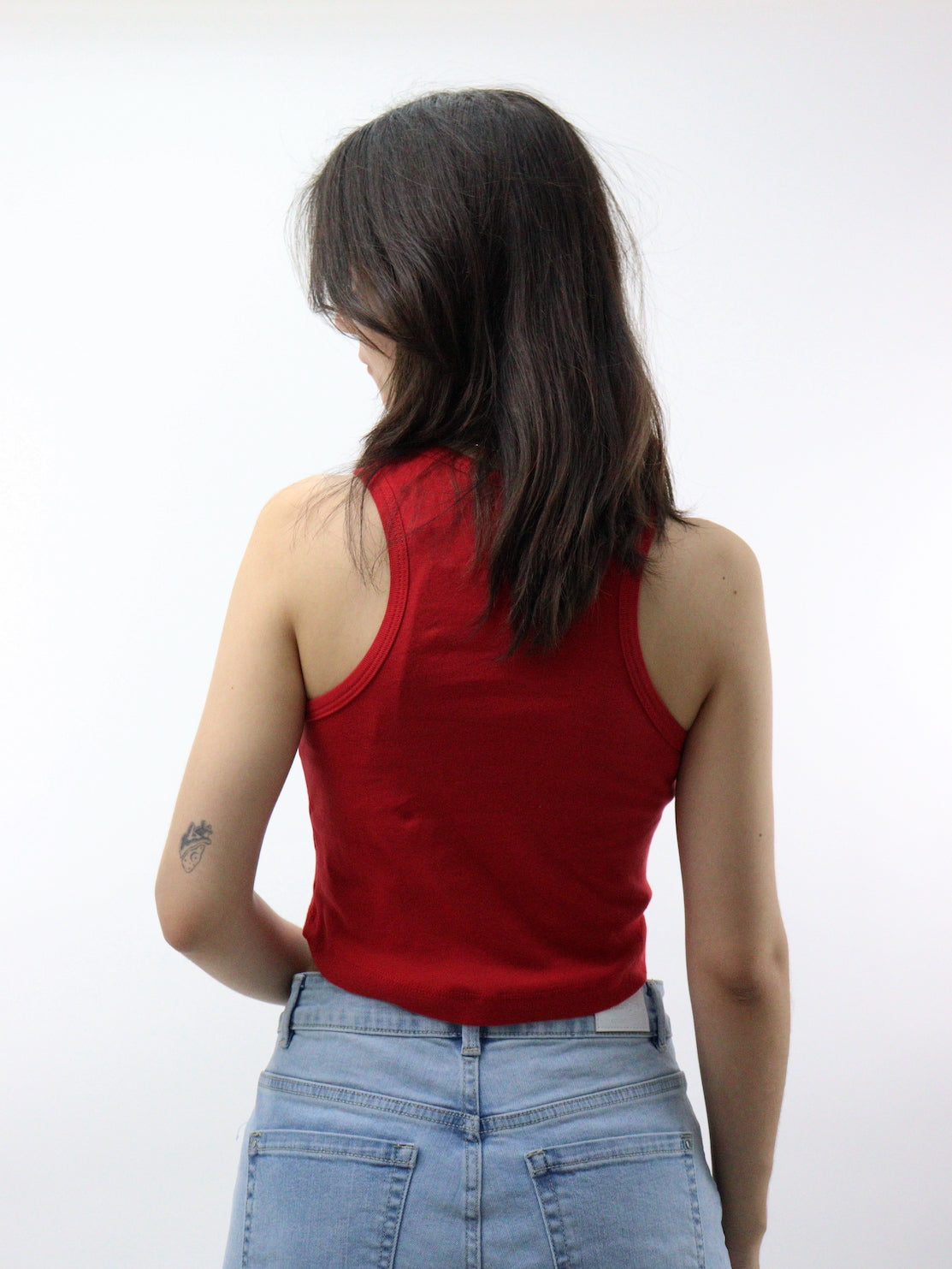 Playera tank de color rojo