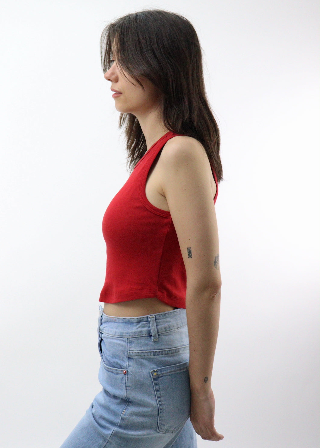 Playera tank de color rojo