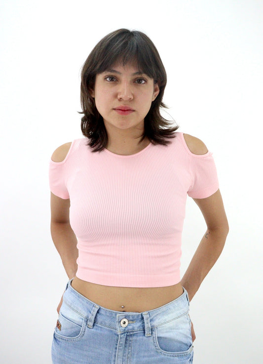 Blusa con abertura de hombros color rosa