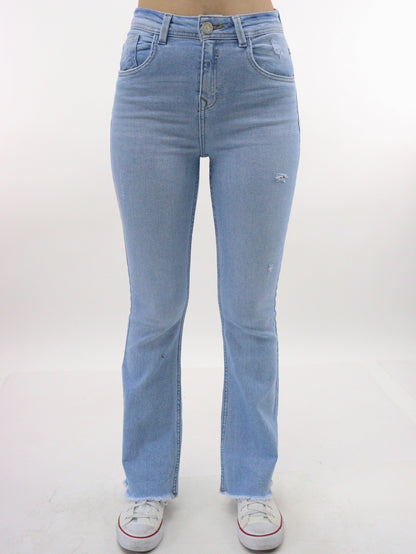Jeans acampanado tiro alto de color azul claro con destrucción