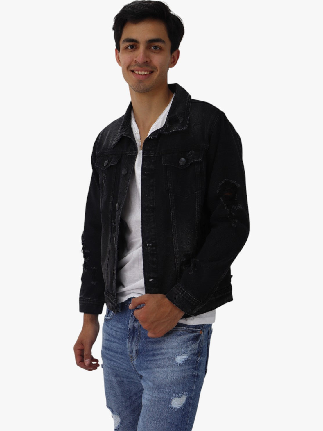 Chamarra denim negro deslavado con destrucción