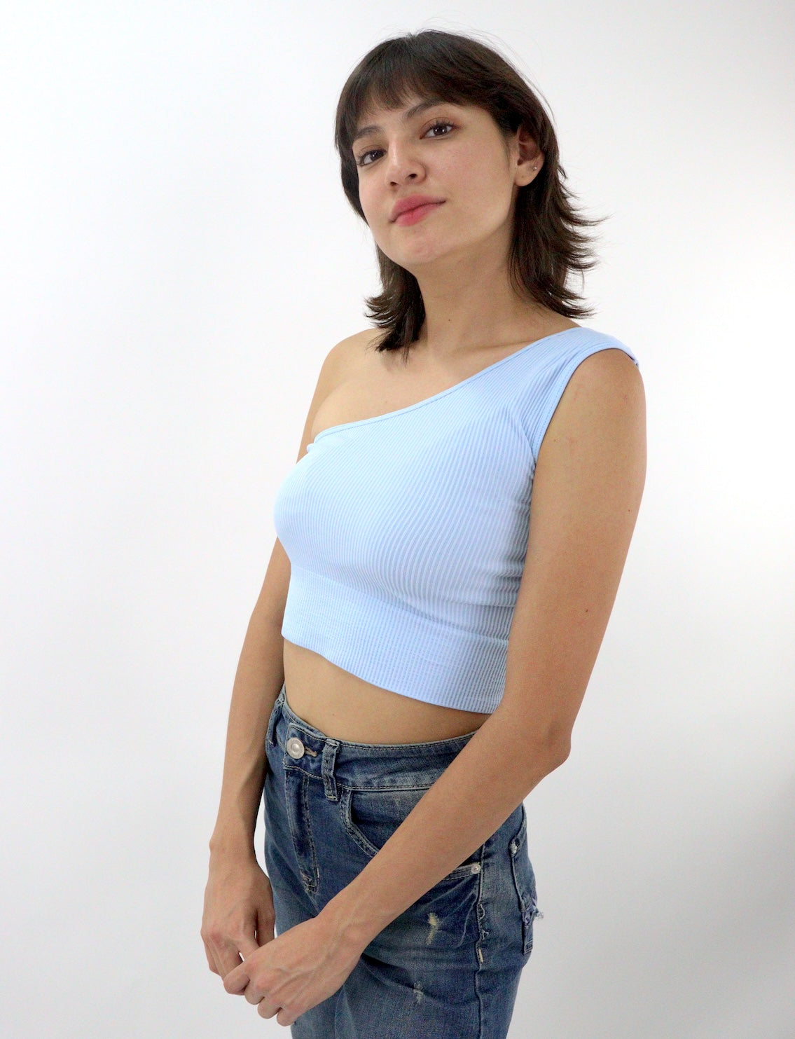 Blusa hombro descubierto de color azul