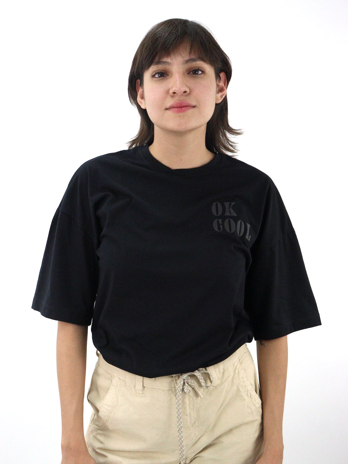 Playera oversize de color negro