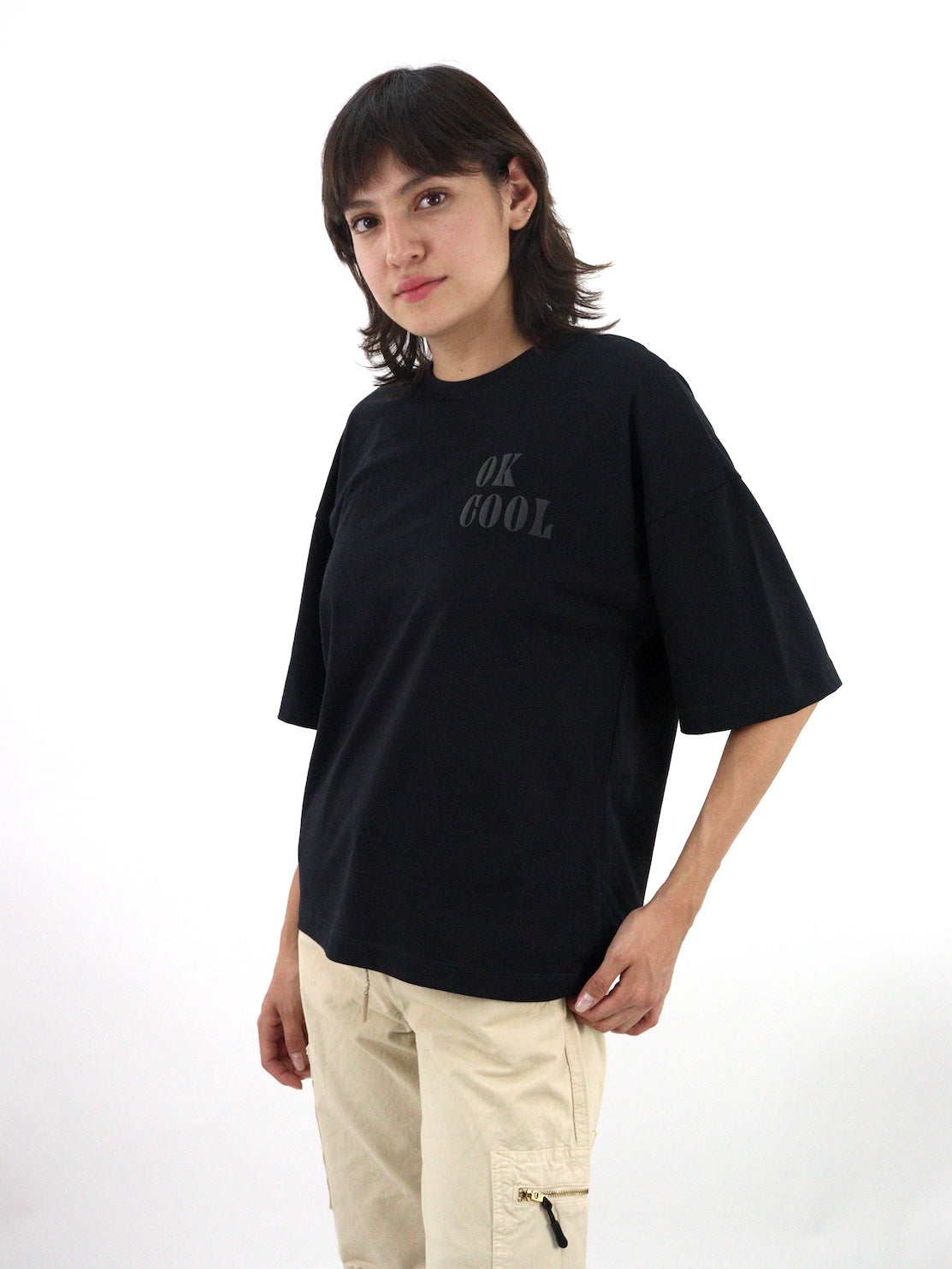 Playera oversize de color negro