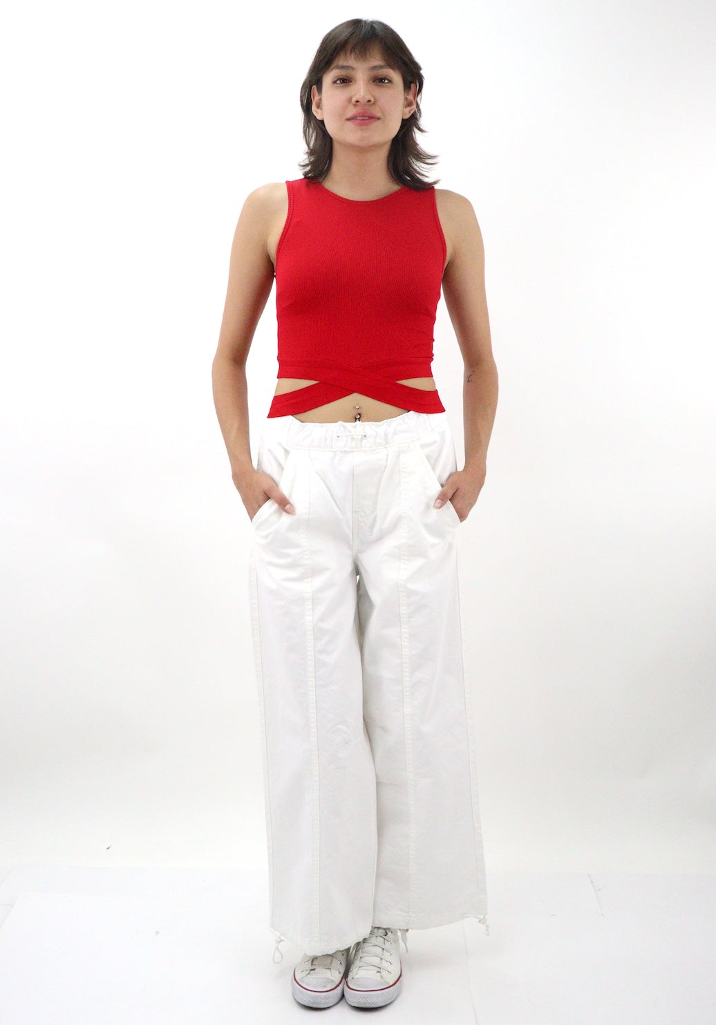 Pantalón parachute de color blanco