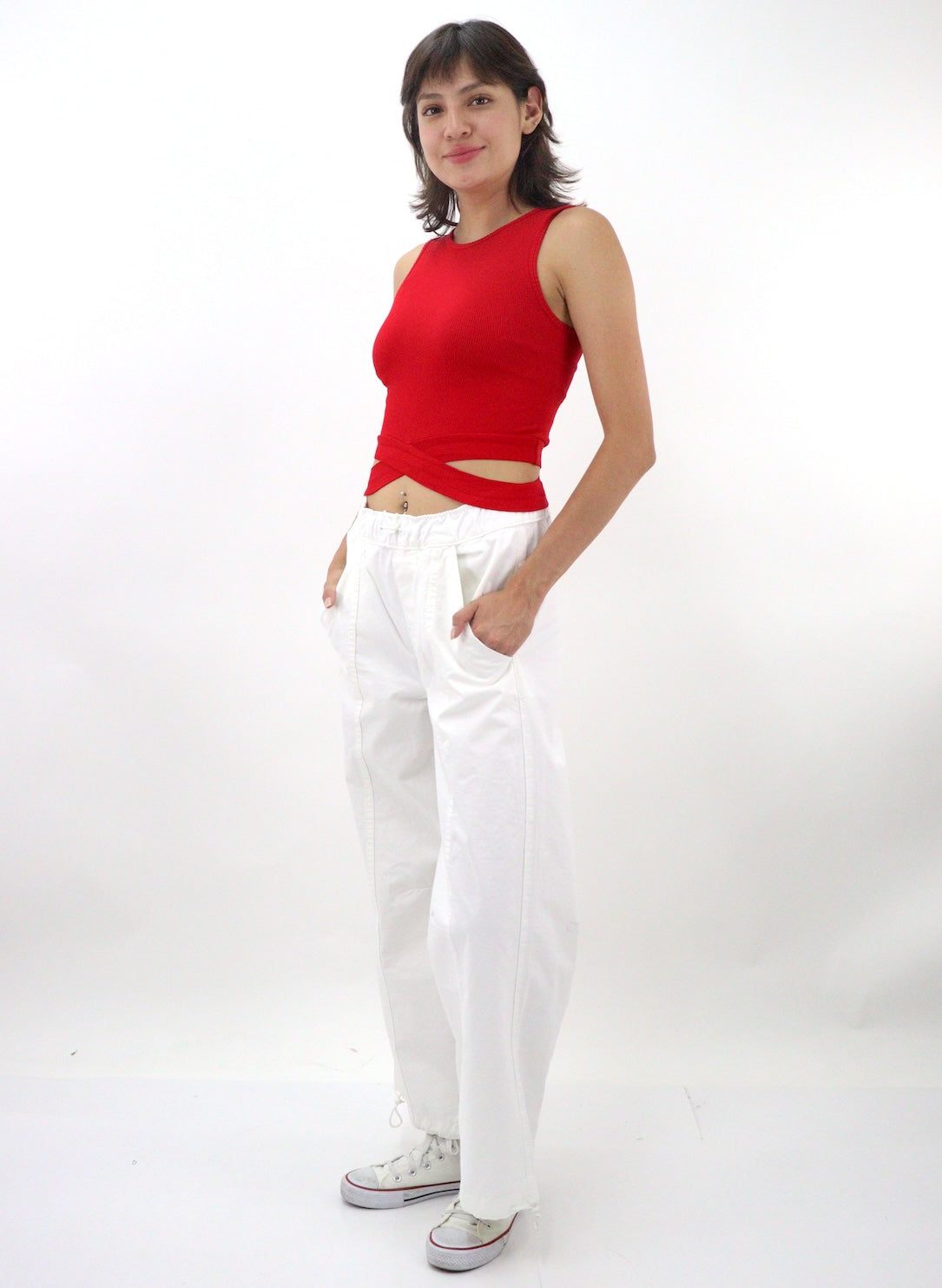 Pantalón parachute de color blanco