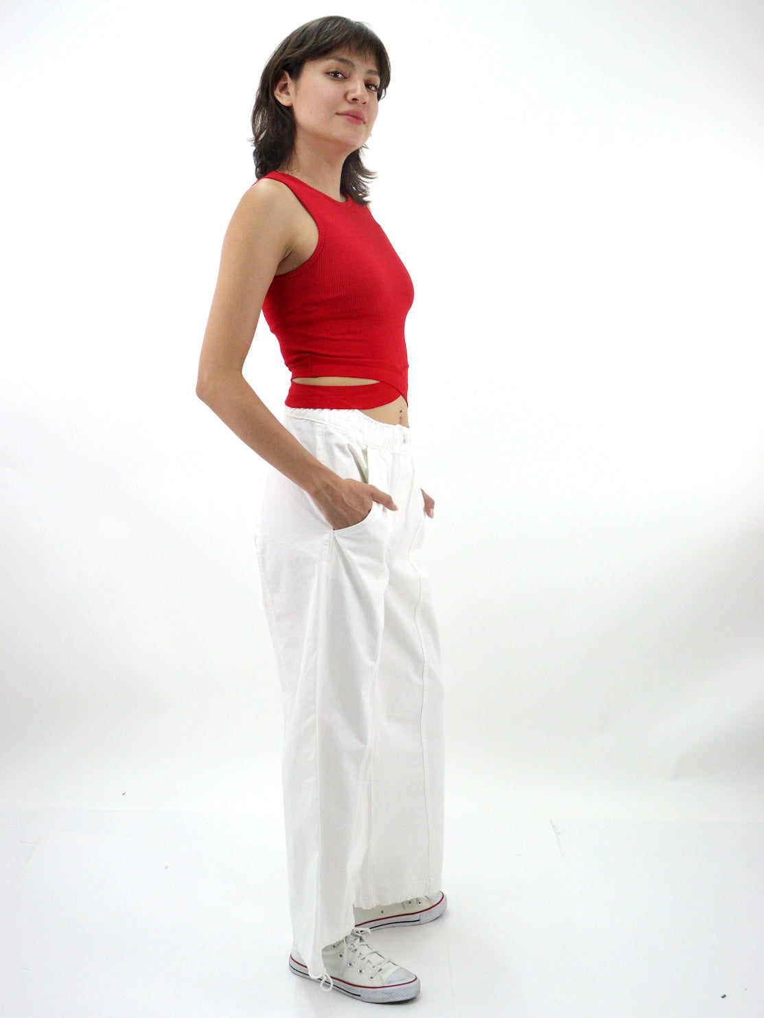 Pantalón parachute de color blanco