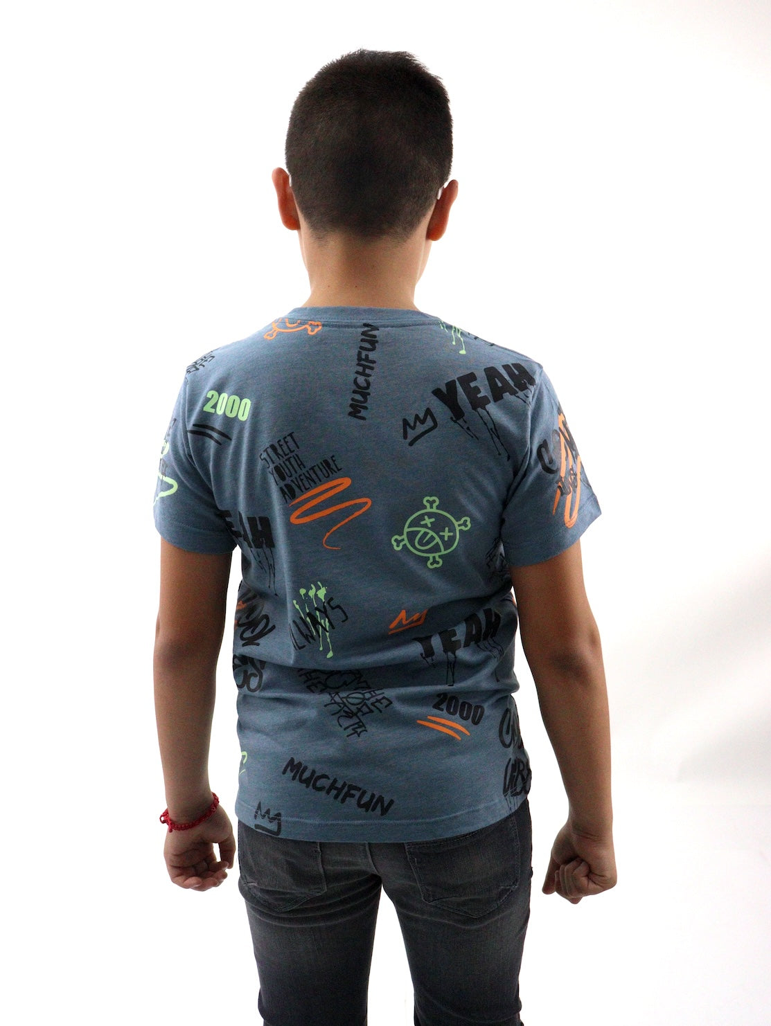 Playera manga corta de color cerceta con estampado