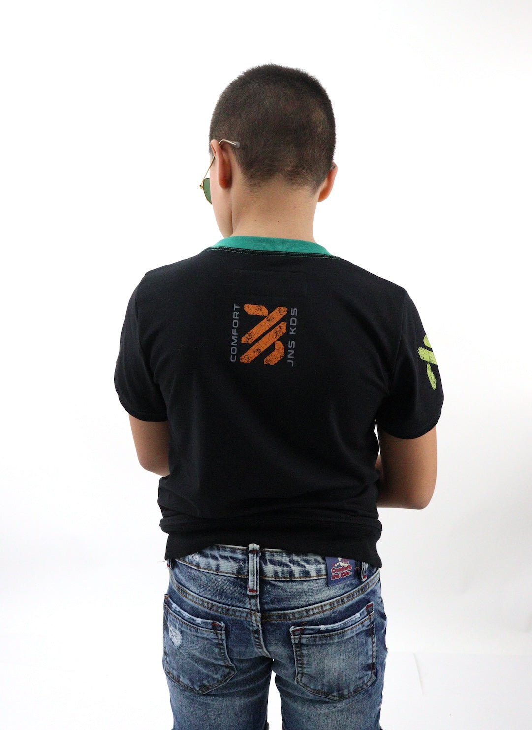 Playera manga corta multicolor con estampado