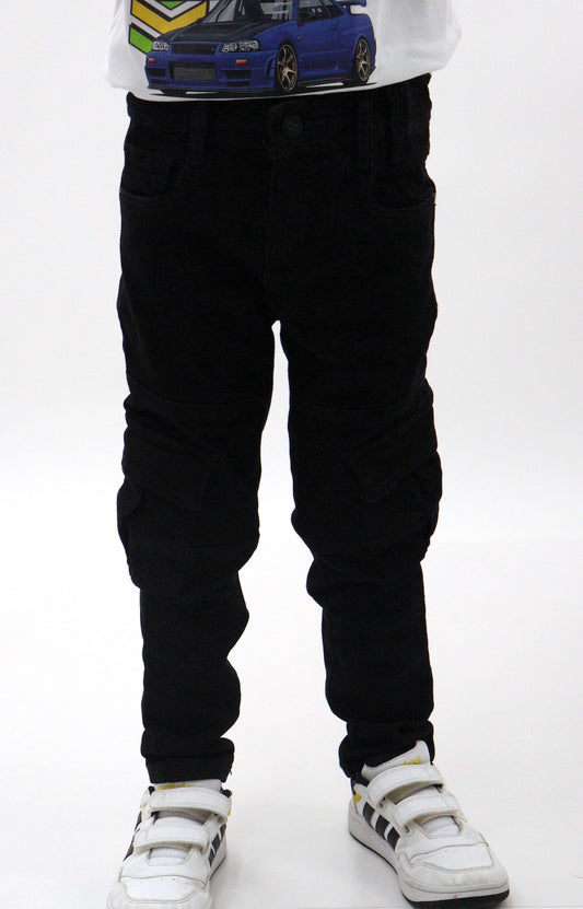 Jeans cargo de color negro