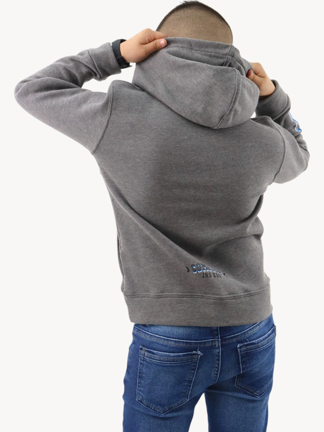 Sudadera con capucha de color gris con estampado