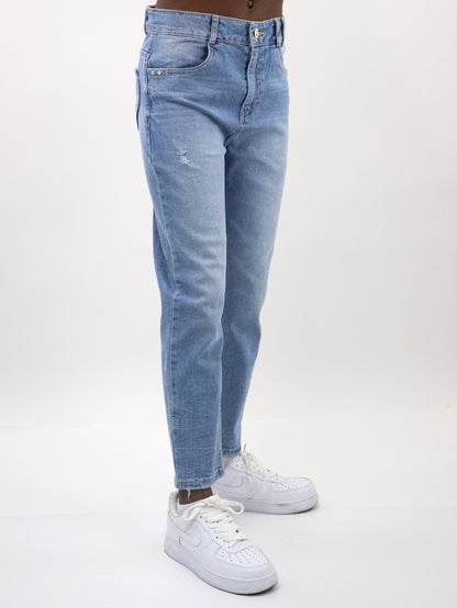 Jeans mom clasic con bolsas traseras en forma de corazón