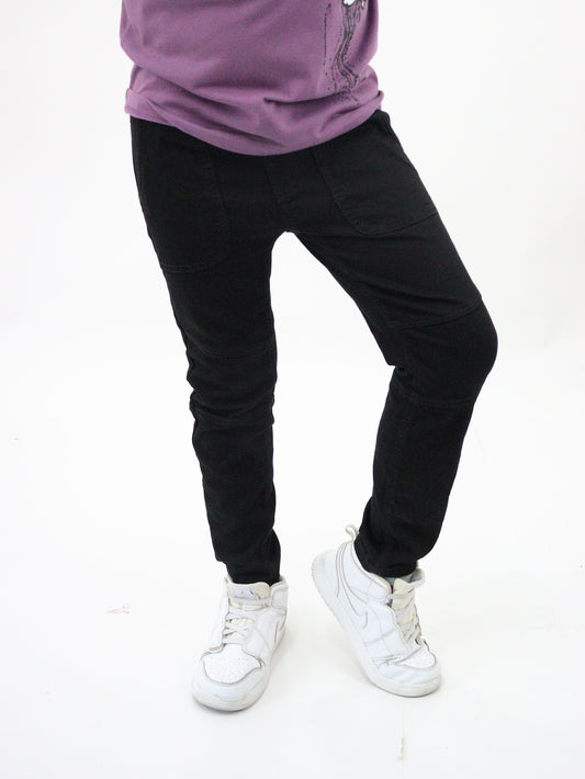 Jogger denim de color negro