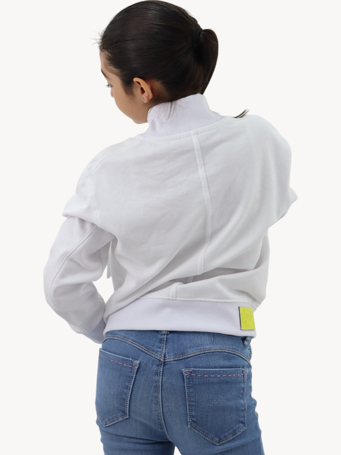 Sudadera blanca con cierre multicolor