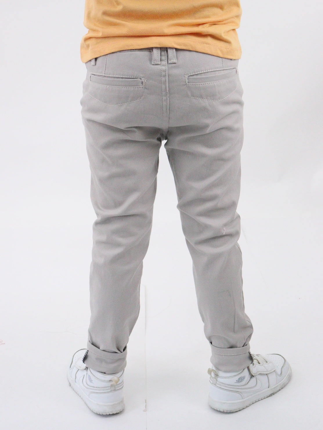 Pantalón chino de color arena