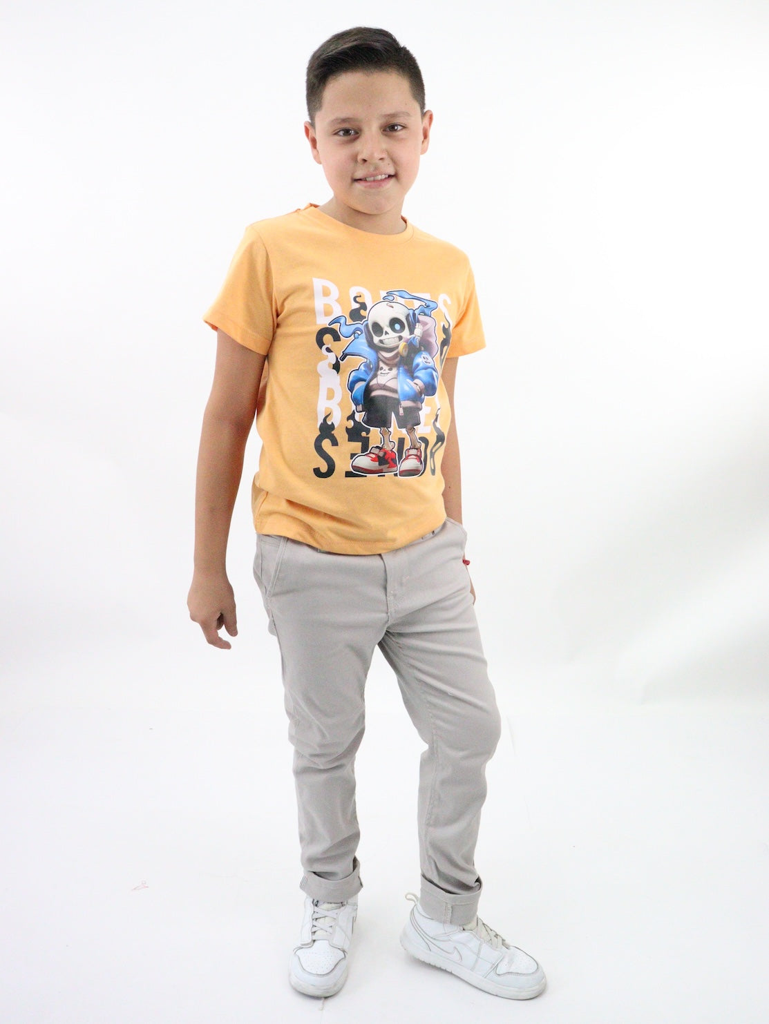 Pantalón chino de color arena