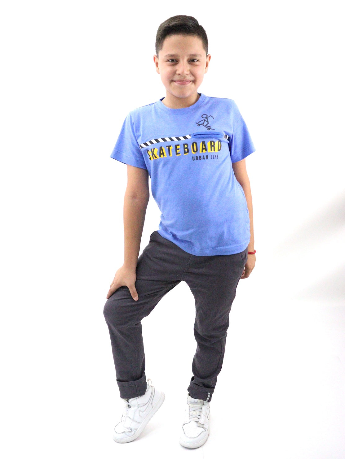 Pantalón chino de color gris oxford