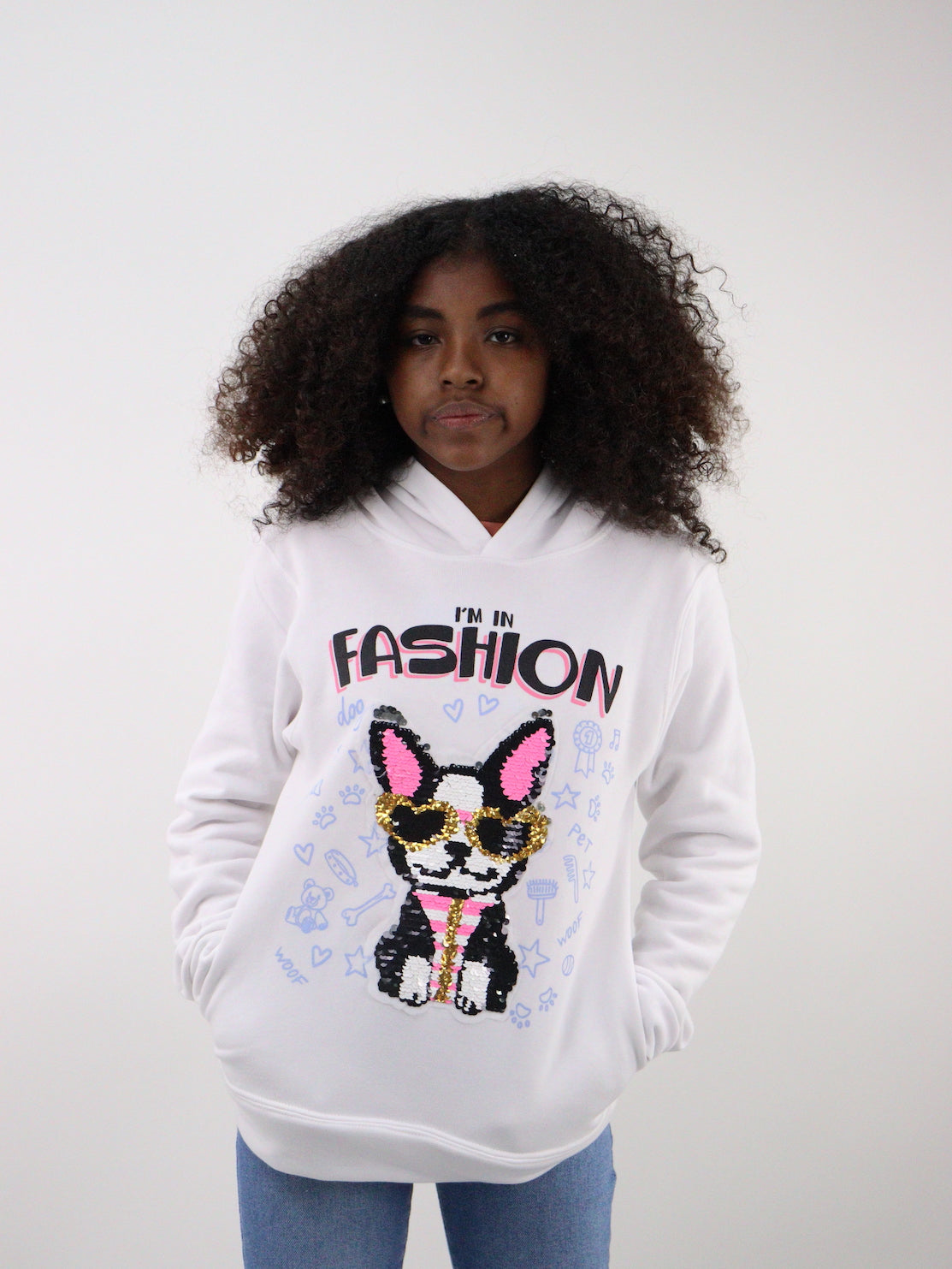 Sudadera cerrada de color blanco con lentejuela reversible
