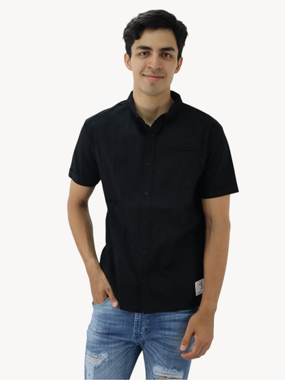 Camisa manga corta de color negro
